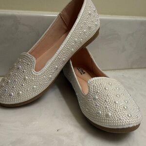 Link Cream Pearl-Embellished Kids Loafers
